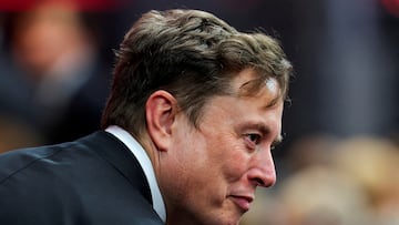 Elon Musk ha dado por inaugurado Grokipedia, una enciclopedia virtual que busca competirle de lleno, poco a poco y escalonadamente a Wikipedia. REUTERS/Daniel Cole/File Photo