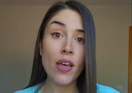 María VetiCan, veterinaria: “Si tu perro se relame mucho, puede tener un problema estomacal”