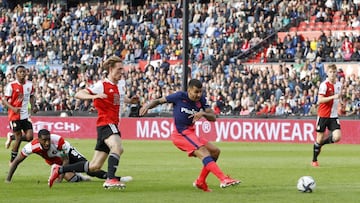 Correa marcó frente al Feyenoord.
