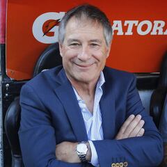 ¿Podría partir de la UC? Holan es sondeado desde Estados Unidos