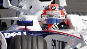 <strong>CONTENTO.</strong> Kubica se mostró satisfecho a pesar de perder el primer puesto del Mundial de Fórmula 1.