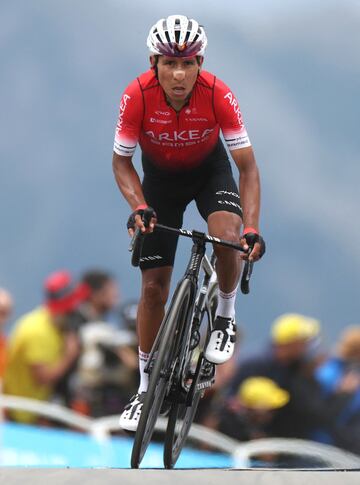 Nairo Quintana demostró una vez más que es uno de los mejores del mundo. La etapa 11 del Tour de Francia movió la general y el colombiano fue protagonista tras mantenerse a rueda de los capos y lanzar un ataque a 9.4 km de meta. Vingegaard aprovechó el mal día de Pogacar y le arrebató el maillot amarillo. 