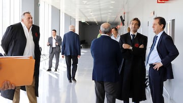 José María Muñoz, en el juzgado durante el juicio entre el Málaga CF y BlueBay por la publicidad de las camisetas en la 2013-14.