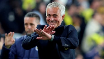 Mourinho seguirá incluso si se queda sin título