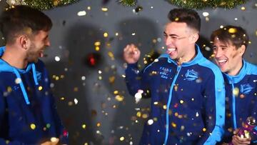 Jugadores del Alav¨¦s, helio y un villancico: simplemente glorioso