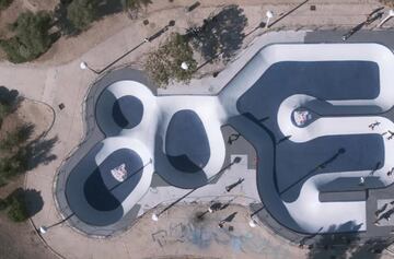 La escena del pat¨ªn en Francia explot¨® en 1991 con la construcci¨®n del Bowl du Prado. A partir de ese verano, Marsella ofrec¨ªa todo lo que un skater adolescente pod¨ªa desear: un bowl en la misma playa pensado para patinar de forma continuada y sin esfuerzo. Hoy en d¨ªa es uno de los mejores skateparks del mundo y all¨ª se celebra una de las competiciones de mayor prestigio del skate m¨¢s rampero: el Red Bull Bowl Rippers.