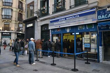 Do?a Manolita y La Bruja de Oro dan el Gordo, el segundo y cuatro quintos premios