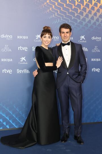 Candela Serrat, vestida por Alicia Rueda y Daniel Muriel.