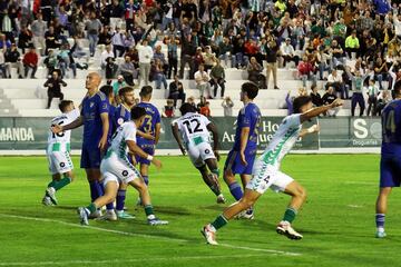 Accion con e gol de Fomeyen y su correspondiente celebración.