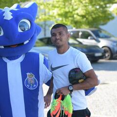 'Tecatito' Corona reportó con el Porto