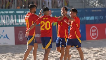 España golea en su camino al Mundial