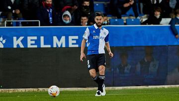 Rub&eacute;n Duarte, jugador del Deportivo Alav&eacute;s, durante un partido de LaLiga Santander.