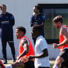 Baraja aprieta las tuercas