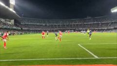 ¡Era golazo! La increíble jugada de Aránguiz en el clásico de Porto Alegre