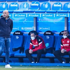 Abelardo deja de ser entrenador del Alavés