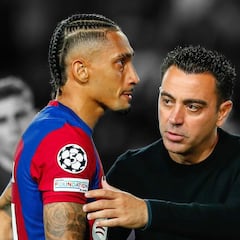 Raphinha carga contra Xavi: “Jugaba cuando no había otro”