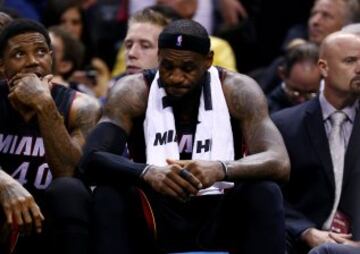 LeBron James triste tras perder la final de la NBA 2014 ante San Antonio Spurs.