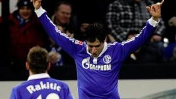 Hat-trick de Raúl para relanzar al Schalke 04