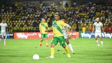 Teo Gutiérrez se fractura la tibia en un amistoso del Cartagena.