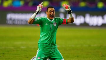 Soccer Football - 2018 World Cup Qualifications - Africa - Egypt vs Congo - Borg El Arab Stadium, Alexandria, Egypt - October 8, 2017   Egypt&rsquo;s Essam El Hadary celebrates     REUTERS/Amr Abdallah Dalsh