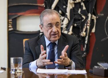 Mbappé, a tres bandas