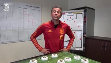 Las novedades de la lista de la Selección de Luis Enrique... ¡con chapas!