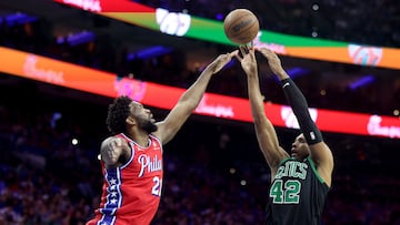 PHILADELPHIA, PENNSYLVANIA - MAY 05: Al Horford #42 of the Boston Celtics shoots the ball against Joel Embiid #21 of the Philadelphia 76ers during the second quarter in game three of the Eastern Conference Second Round Playoffs at Wells Fargo Center on May 05, 2023 in Philadelphia, Pennsylvania. NOTE TO USER: User expressly acknowledges and agrees that, by downloading and or using this photograph, User is consenting to the terms and conditions of the Getty Images License Agreement.   Tim Nwachukwu/Getty Images/AFP (Photo by Tim Nwachukwu / GETTY IMAGES NORTH AMERICA / Getty Images via AFP)