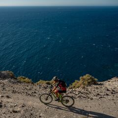 El debut Titan de AS: 101 km, vaselina y ramblas infernales
