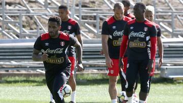 Farfán será titular en Perú frente a Nueva Zelanda.