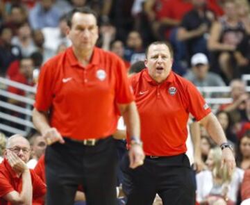 Coach K y Tom Thibodeau.