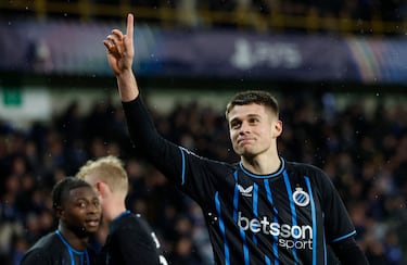 En el minuto 60, Nicolo Tresoldi empata el partido para el Brujas.