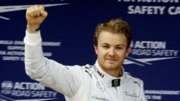 Nico Rosberg celebra su pole en el circuito de Montmeló