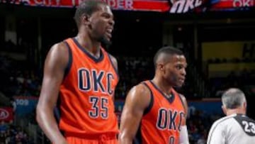 Durant (32+11) evita la cuarta derrota seguida de OKC