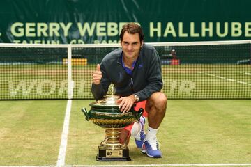 Junto con Queen’s, es el segundo y último torneo de categoría ATP 500 en la gira de hierba. Es un torneo relativamente nuevo, dado que se jugó por primera vez en 1993, y siempre se ha jugado en la ciudad alemana de Halle. La pista central acoge a más de 12.000 espectadores y tiene una cubierta retráctil que se cierra en apenas minuto y medio. Acostumbra a jugarse en la misma semana que el torneo británico, por lo que no siempre acuden los mejores jugadores del mundo. Quien sí ha estado siempre comprometido es Roger Federer, y es que el suizo ha ganado el torneo 10 veces en categoría individual (tres de ellas sin perder ni un solo set en todo el torneo) y una en dobles, además de haber perdido tres finales más. El alemán Tommy Haas ha ganado el torneo dos veces: en 2009, ganó en la final a Djokovic, y en 2012 batió a Federer. Ningún español ha ganado o ha llegado a la final en Halle.
