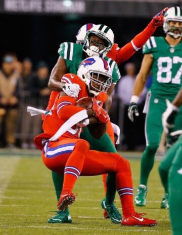 Bacarri Rambo, que ya había sido protagonista en la primera mitad al conseguir el primer TD de Buffalo, cerró definitivamente el partido interceptando un pase desesperado de Fitzpatrick a Kenbrell Thompkins.