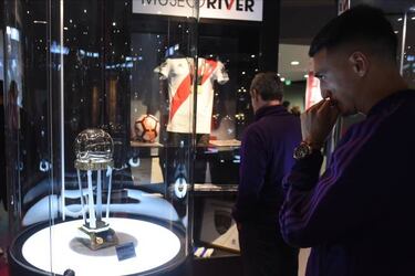 El plantel de River visitó el museo antes de la Recopa