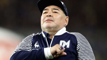 "Maradona evoluciona bien pero necesitamos unos días más"