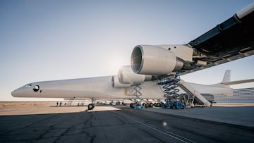 Stratolaunch, un avión tan grande que necesita seis motores gigantes