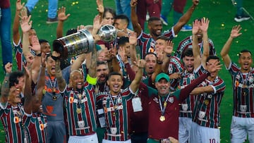 The Brazilian player just won his third Copa Libertadores at 40 years old with Fluminense and showed off all his trophies in this viral video.