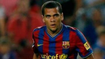 Milito, Alves y Maxwell acortan sus vacaciones para estar ante el Villarreal