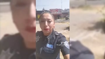 Policía llora porque la multan por estacionarse mal