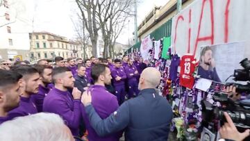 Emocionante: el homenaje de plantel de la 'Fiore' a Astori