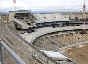 07/01/16 Inicio de la instalación de la grada baja y continúa avanzando la grada alta