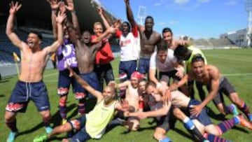 Los jugadores del Mónaco celebran el ascenso.