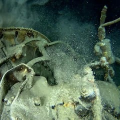 Arqueólogos bajan al lago más fronterizo de Europa y encuentran 31 tesoros del pasado: son fascinantes cápsulas del tiempo