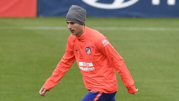Kalinic entrenando con el Atlético de Madrid.