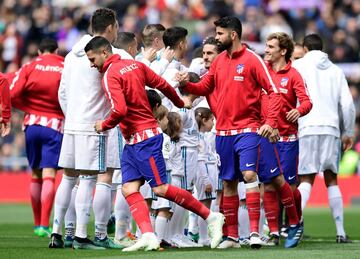 Both teams before the game.