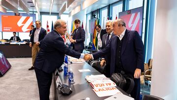 Javier Tebas, con Joan Laporta, en una Asamblea de LaLiga