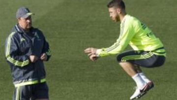 Benítez y Sergio Ramos,en un entenamiento del Real Madrid.