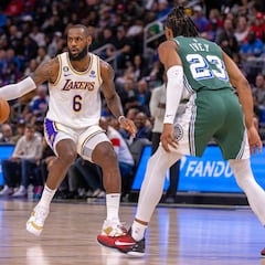 Reaves cierra la gira de los Lakers con acierto en el momento justo